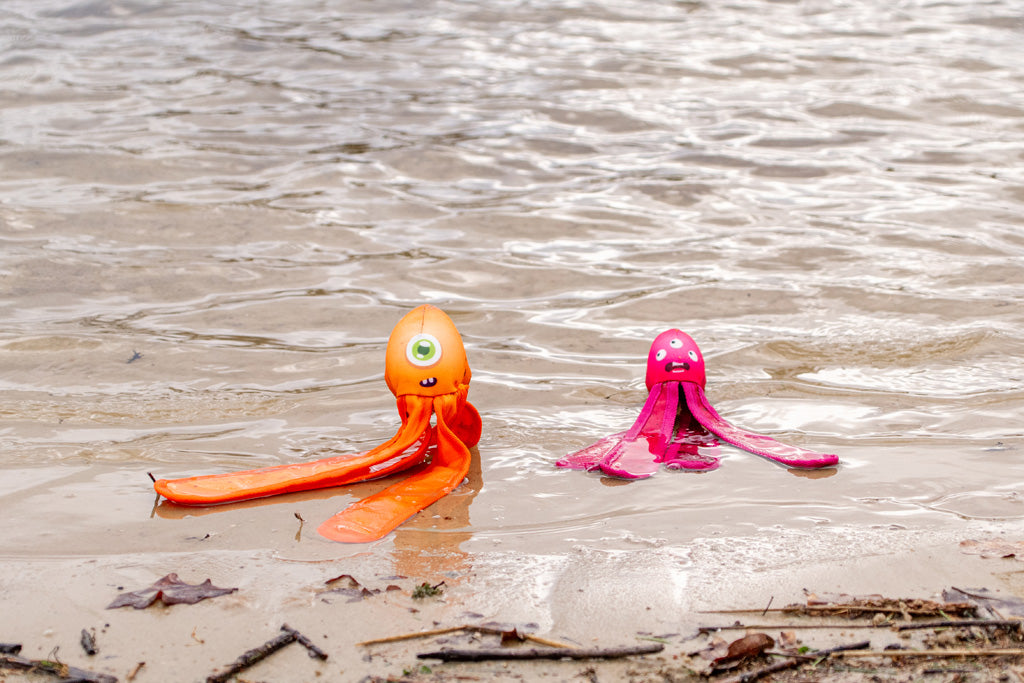 Dog Comets Alien Octo L Green product photo